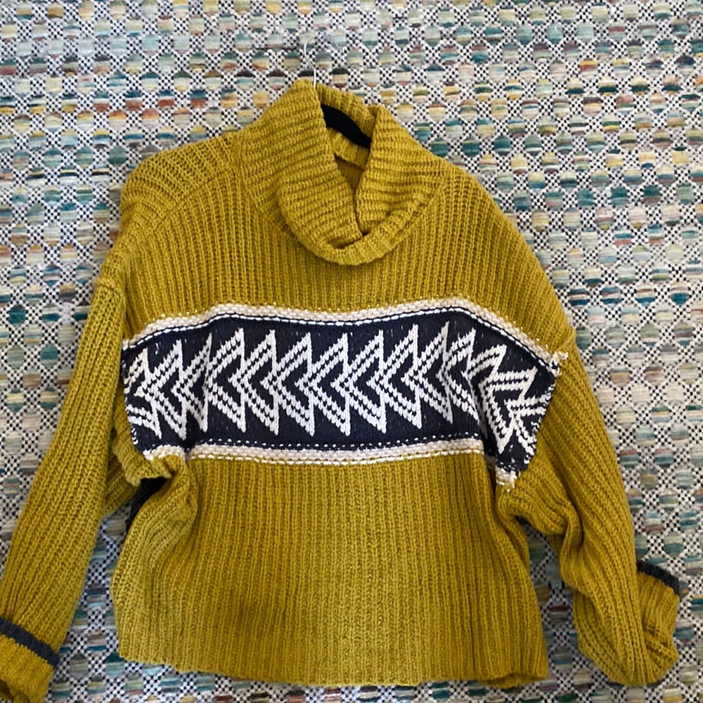 Free people sweater size small